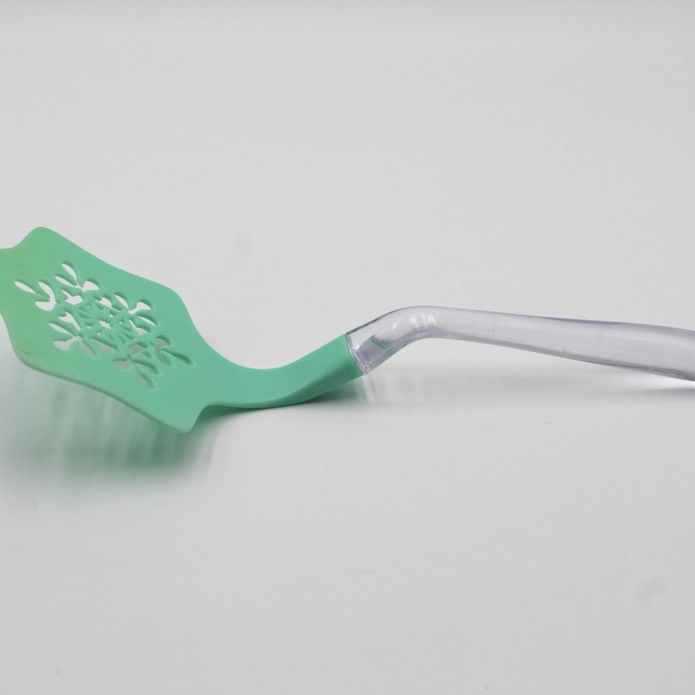 Snowflake Shape Hard Plastic Spatula 12” - Green So Cute and Festive